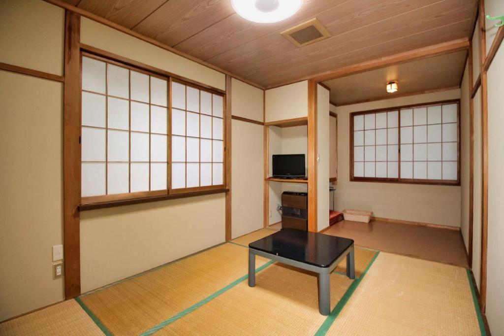 Hotel Minshuku Yoshinoya à Minakami Extérieur photo